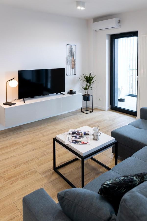 Downtown Apartments ,Next To Spodek-Free Parking Катовице Екстериор снимка