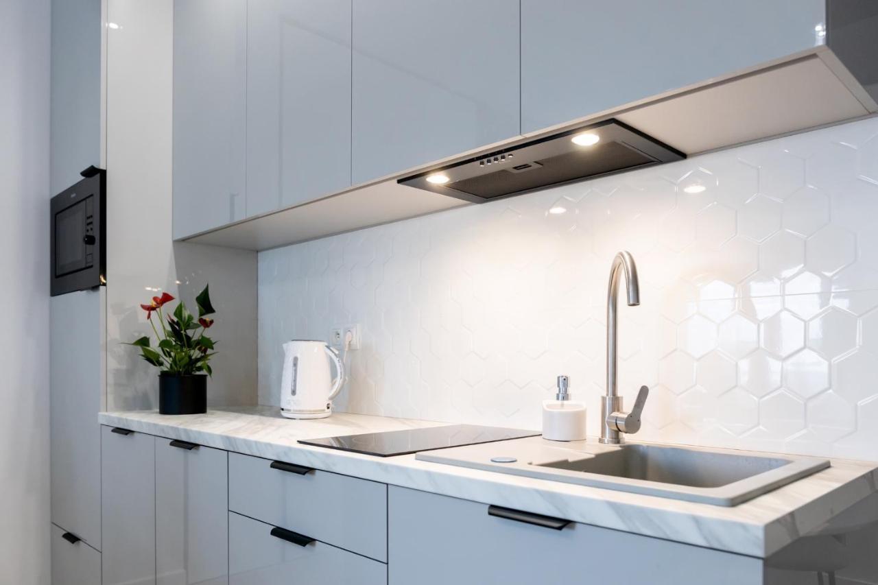 Downtown Apartments ,Next To Spodek-Free Parking Катовице Екстериор снимка