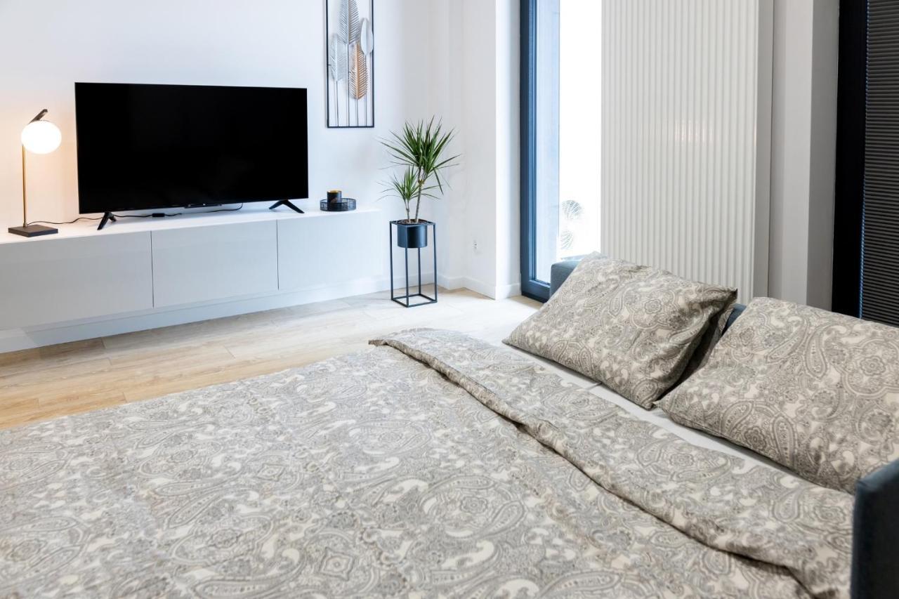 Downtown Apartments ,Next To Spodek-Free Parking Катовице Екстериор снимка