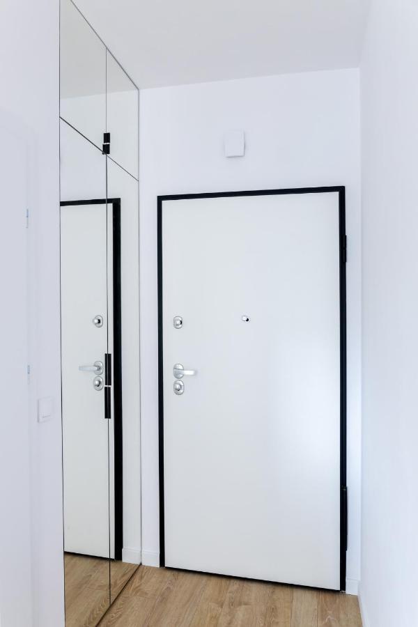 Downtown Apartments ,Next To Spodek-Free Parking Катовице Екстериор снимка