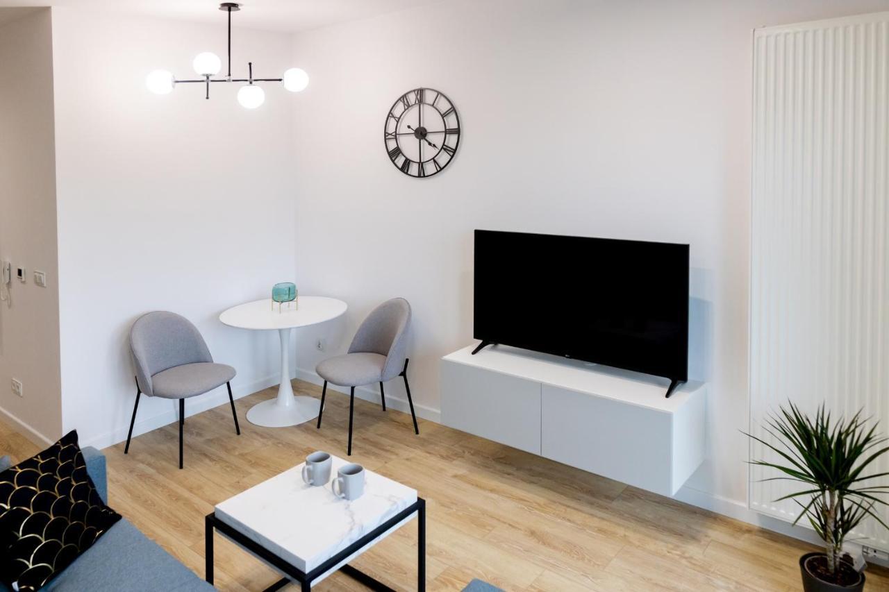 Downtown Apartments ,Next To Spodek-Free Parking Катовице Екстериор снимка
